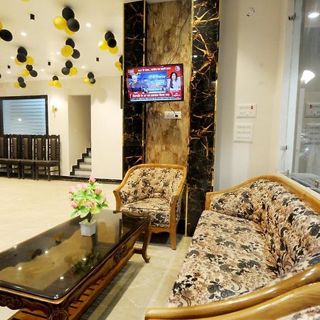 Golden Inn Allāhābād Junction Екстериор снимка