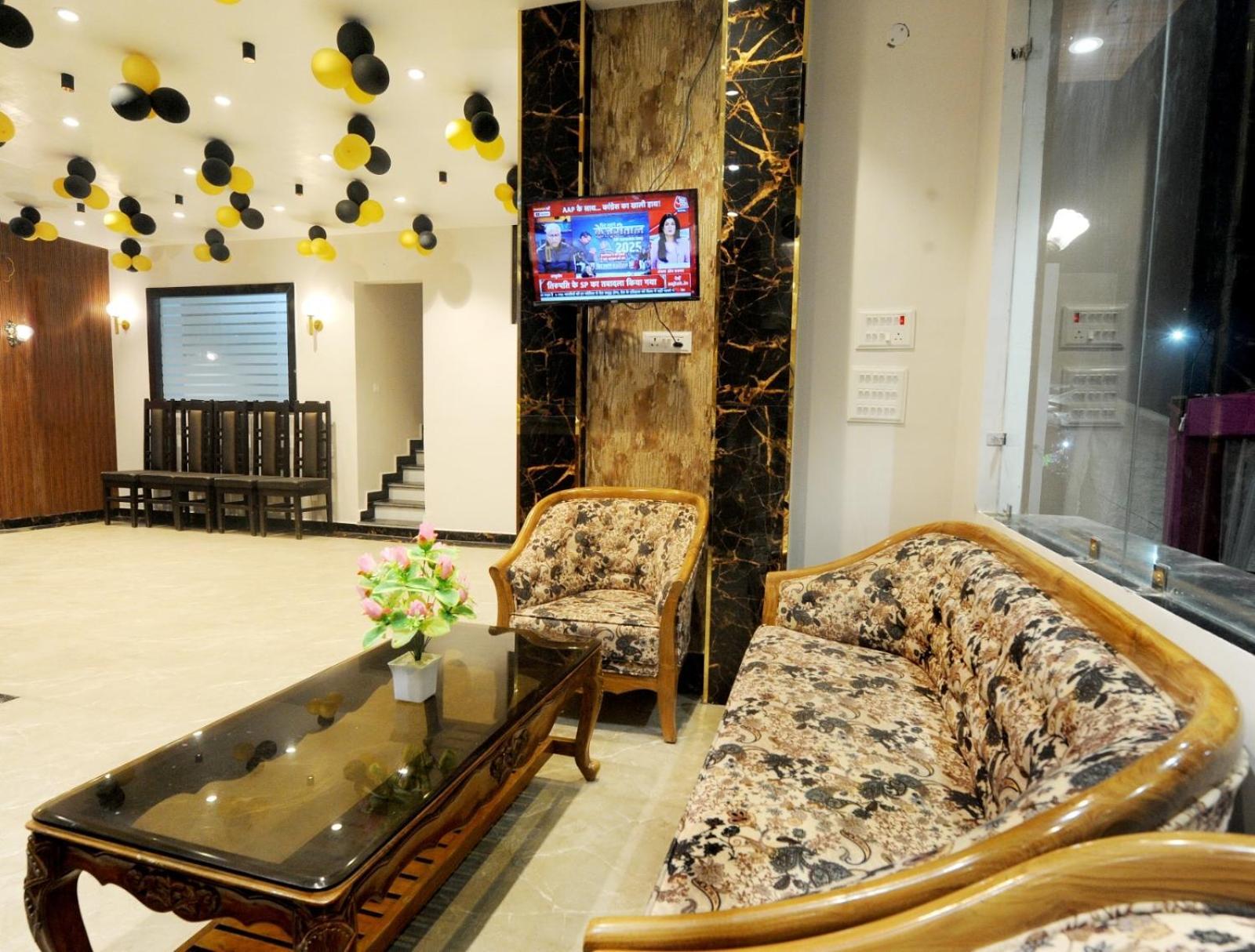Golden Inn Allāhābād Junction Екстериор снимка